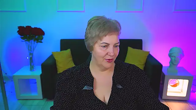 MaryMogan online show from November 10, 4:29 am