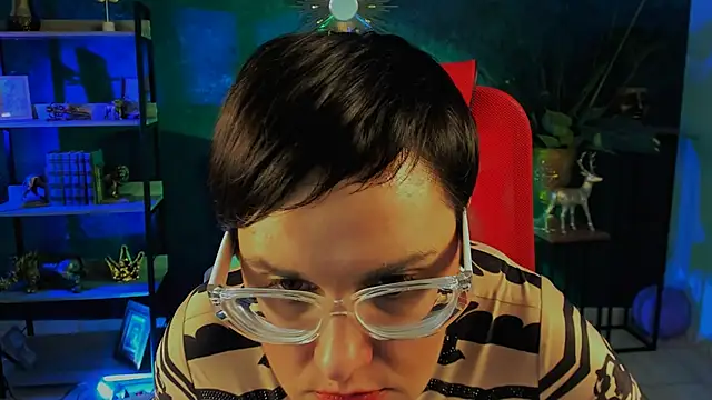 LauraDavidsons online show from December 5, 4:52 pm