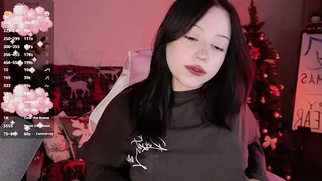 YourLittleDevil online show from December 17, 1:26 pm