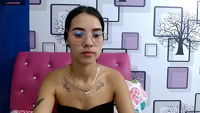 Snapshot of vanesa19_ chatting on September 15, 12:13 pm vanesa19 online show from September 15, 12:13 pm