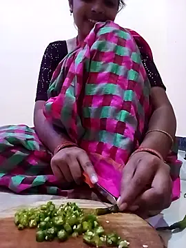 Snapshot of malteejat chatting on September 20, 1:53 pm malteejat online show from September 20, 1:53 pm