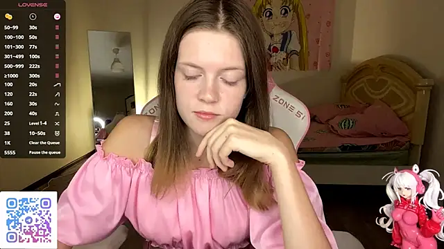 Snapshot of VibeQueenLucy chatting on October 10, 3:39 pm VibeQueenLucy online show from October 10, 3:39 pm