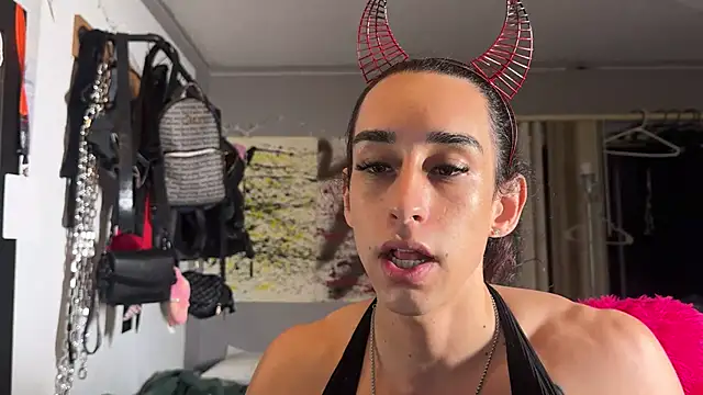 xoFrankie online show from November 1, 3:10 am