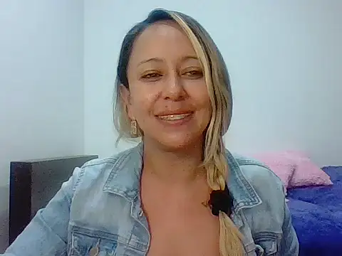 leah susman online show from December 4, 2:25 am