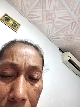 Naomi-Mature online show from September 20, 10:35 am