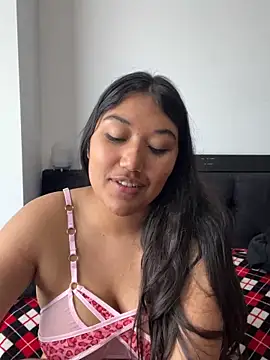 Snapshot of SharaRous chatting on October 12, 12:29 pm SharaRous online show from October 12, 12:29 pm