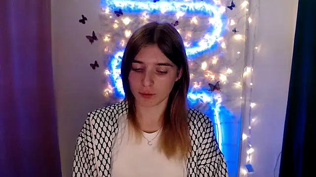 JuiceLips   online show from September 9, 3:23 pm