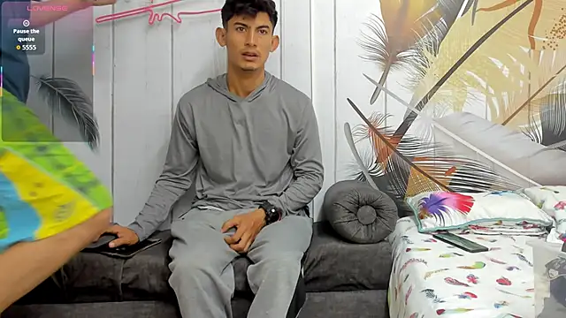Snapshot of Holdme_Hot chatting on September 30, 3:12 am Holdme Hot online show from September 30, 3:12 am