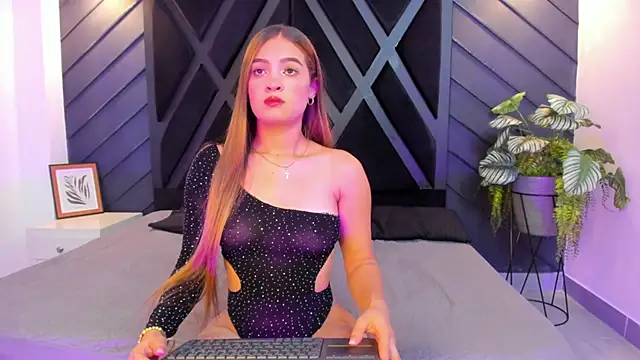 Snapshot of Alana_cox_ chatting on October 20, 11:19 pm Alana cox online show from October 20, 11:19 pm