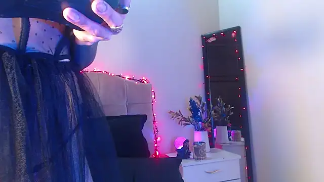  Grethel muller online show from December 15, 7:35 am