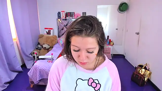 Luna Analya online show from April 10, 2:23 pm