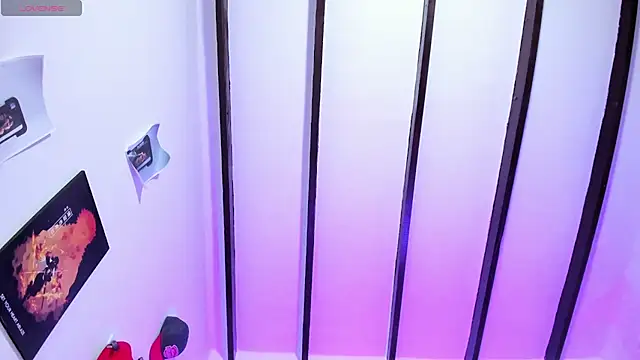 Rihanna hotx online show from February 18, 3:05 am