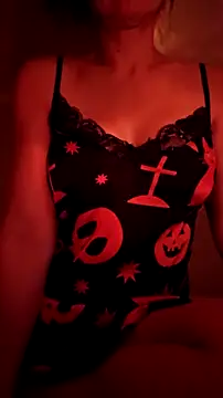 Snapshot of LeemaBean chatting on October 9, 5:00 am LeemaBean online show from October 9, 5:00 am