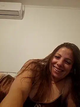 Snapshot of MaddyPierce chatting on October 15, 3:42 am MaddyPierce online show from October 15, 3:42 am