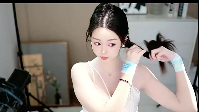 abbyli12 online show from January 6, 5:38 pm