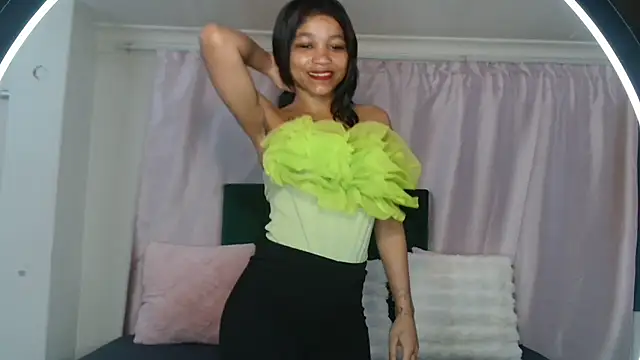 Snapshot of -cleowilliams- chatting on September 27, 11:06 am -cleowilliams- online show from September 27, 11:06 am