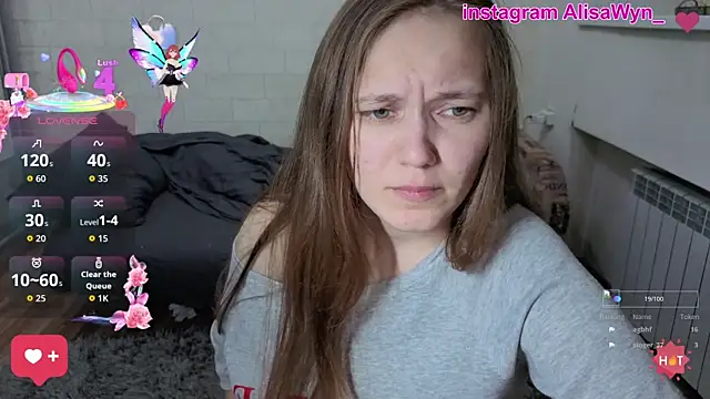 Snapshot of AlisaWyn chatting on October 6, 12:33 pm AlisaWyn online show from October 6, 12:33 pm