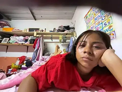 littlebunny31 online show from June 13, 4:43 am