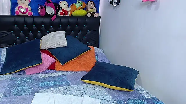 melikaronit2 online show from October 2, 6:02 pm