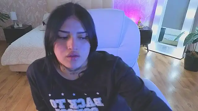 sari belle online show from October 3, 9:42 pm