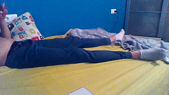 bonnieclydeeee online show from December 3, 10:23 pm