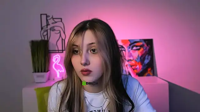 luna tin online show from November 28, 7:06 pm