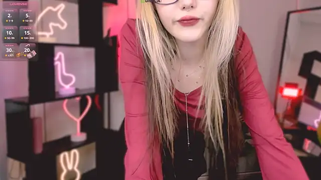 Snapshot of aria_moo chatting on October 18, 11:24 am aria moo online show from October 18, 11:24 am