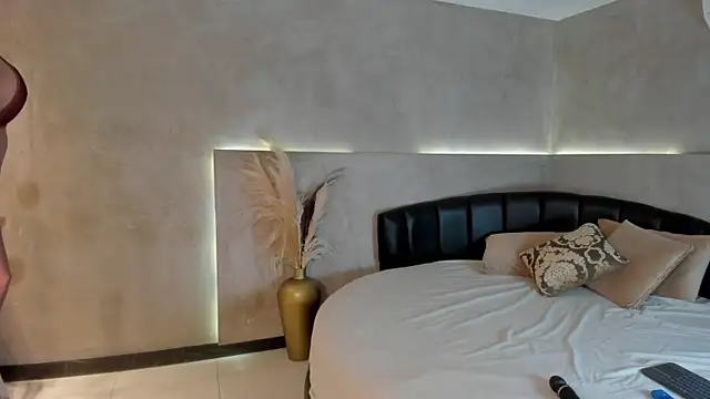 Snapshot of Isabellaa_Palacios chatting on September 24, 3:22 pm Isabellaa Palacios online show from September 24, 3:22 pm