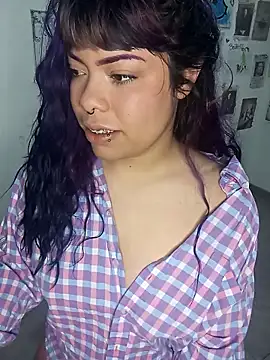 Snapshot of violetaa_castro chatting on October 2, 4:12 pm violetaa castro online show from October 2, 4:12 pm