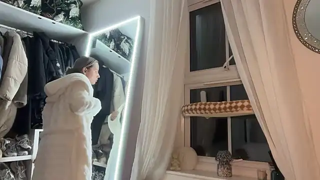 KayleeBella online show from February 15, 10:20 pm