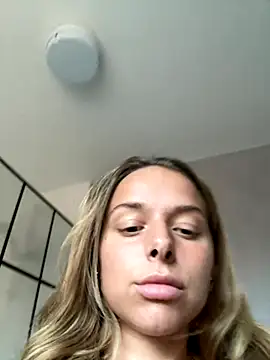 Snapshot of KayleeBella chatting on September 12, 5:31 pm KayleeBella online show from September 12, 5:31 pm