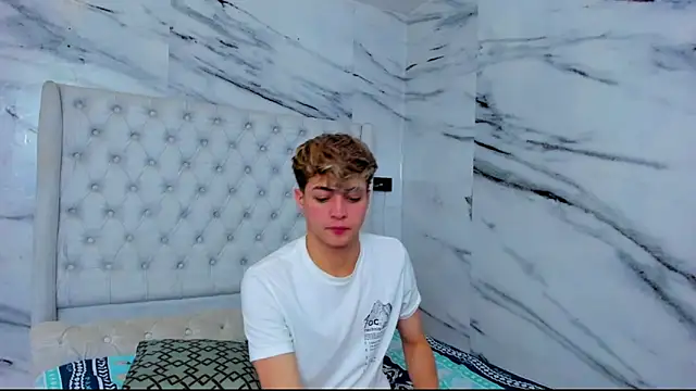 Ari and Storm online show from October 16, 4:53 pm