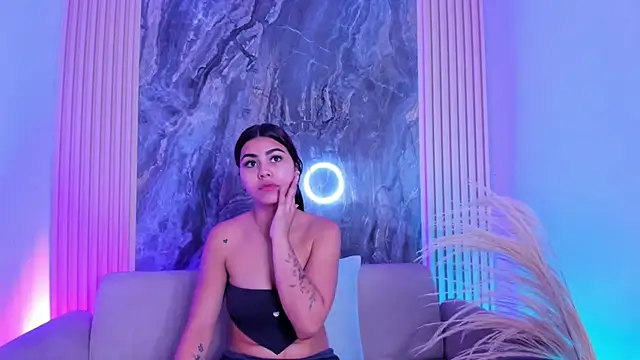 Snapshot of KimberlyLoren chatting on October 10, 8:47 pm KimberlyLoren online show from October 10, 8:47 pm