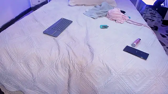 SkyThompson online show from September 18, 4:33 am