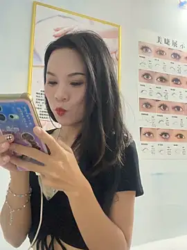 Snapshot of Baby-mmm chatting on October 20, 12:41 pm Baby-mmm online show from October 20, 12:41 pm