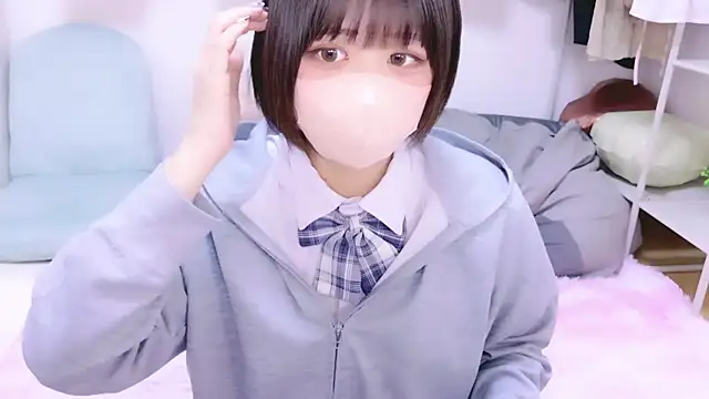 Hinata Sun online show from March 5, 7:31 pm