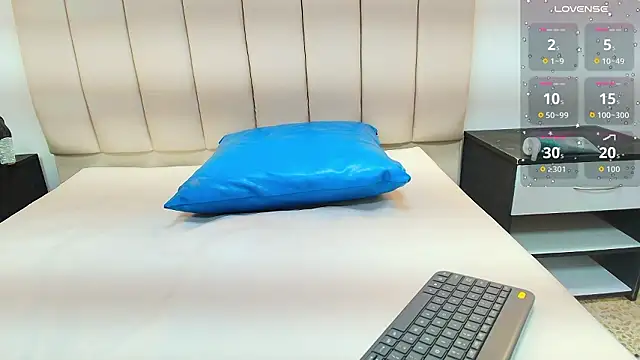 agatha fit online show from January 31, 7:11 pm