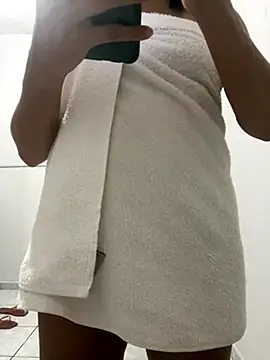 Katianesantos online show from November 4, 8:41 am