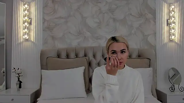 Snapshot of BarbieMilne chatting on October 2, 3:06 pm BarbieMilne online show from October 2, 3:06 pm