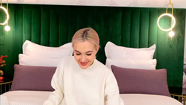 Snapshot of BarbieMilne chatting on September 28, 3:50 pm BarbieMilne online show from September 28, 3:50 pm
