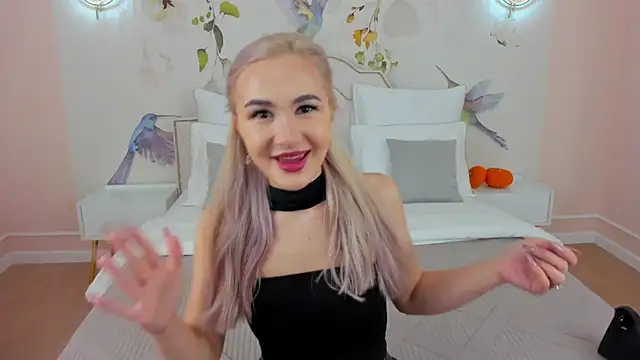 Snapshot of BarbieMilne chatting on October 11, 3:15 pm BarbieMilne online show from October 11, 3:15 pm