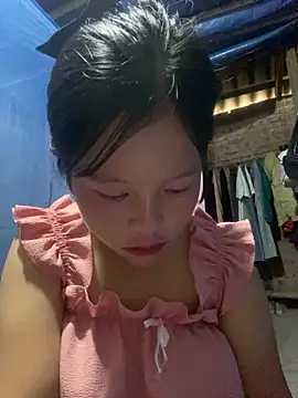 Snapshot of O_o_UwU_o_O chatting on October 15, 1:41 am O o UwU o O online show from October 15, 1:41 am