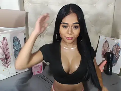 Snapshot of SerenityFoxx chatting on October 13, 7:00 am SerenityFoxx online show from October 13, 7:00 am