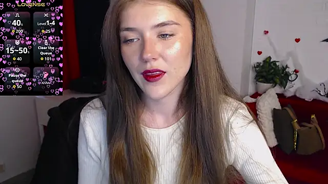 VictiriaDax online show from November 12, 11:30 am