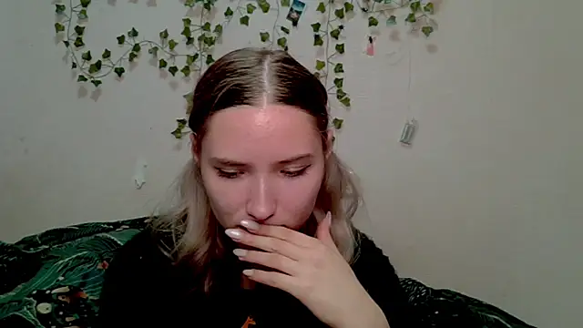  kikiclark   online show from October 29, 8:55 pm