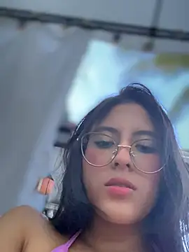 Juanita-Diaz online show from October 19, 10:45 pm