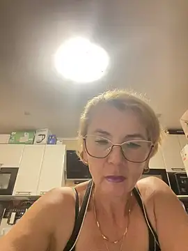 VasylynaLove421 online show from September 12, 7:32 pm