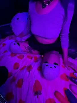 mmmminaDarling online show from March 8, 5:00 am