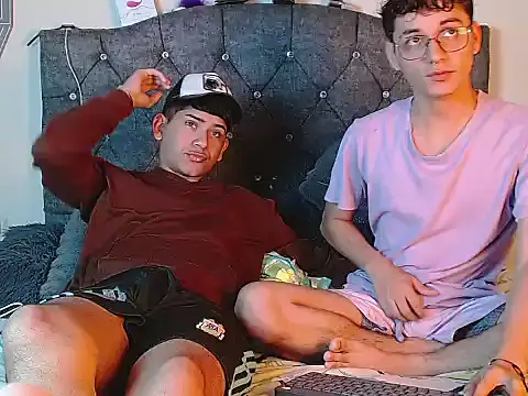 Snapshot of logan_willyams_ chatting on September 10, 10:54 pm logan willyams online show from September 10, 10:54 pm