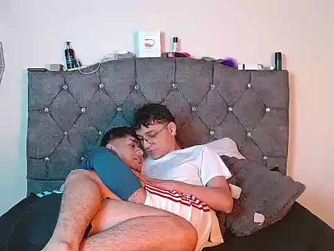 Snapshot of logan_willyams_ chatting on September 29, 9:20 pm logan willyams online show from September 29, 9:20 pm